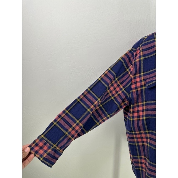 Old Navy The Boyfriend Button Down Shirt - Picture 6 of 12